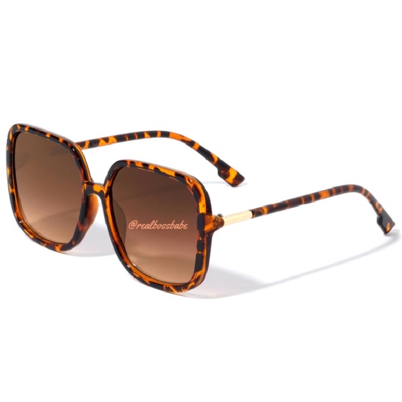 Accessories - LAST ONE! Oversized Retro Squared Butterfly Sunglasses NWT NEW Tortoise Frames